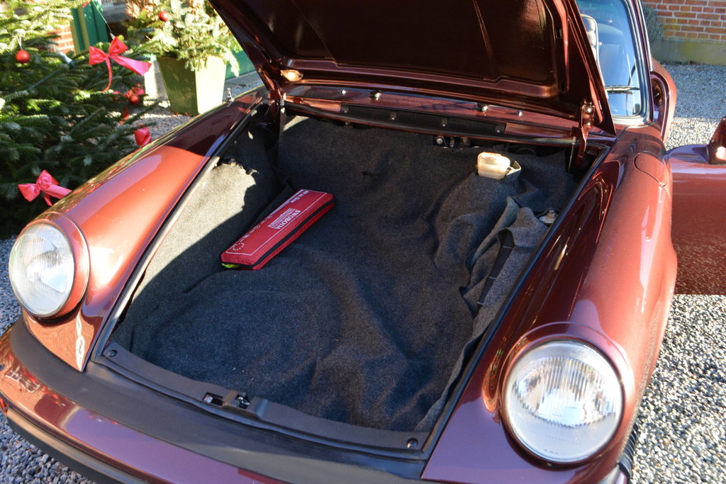 Porsche 911 Carrera 3.2