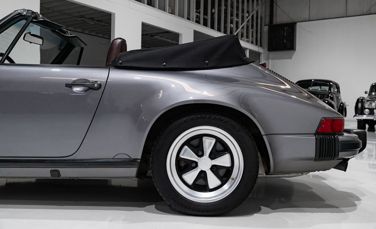 Porsche 911 Carrera 3.2 (US)