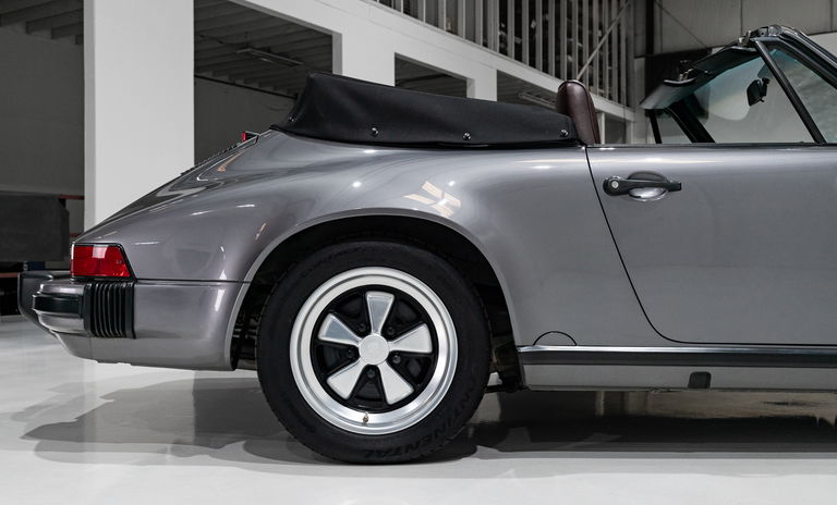 Porsche 911 Carrera 3.2 (US)