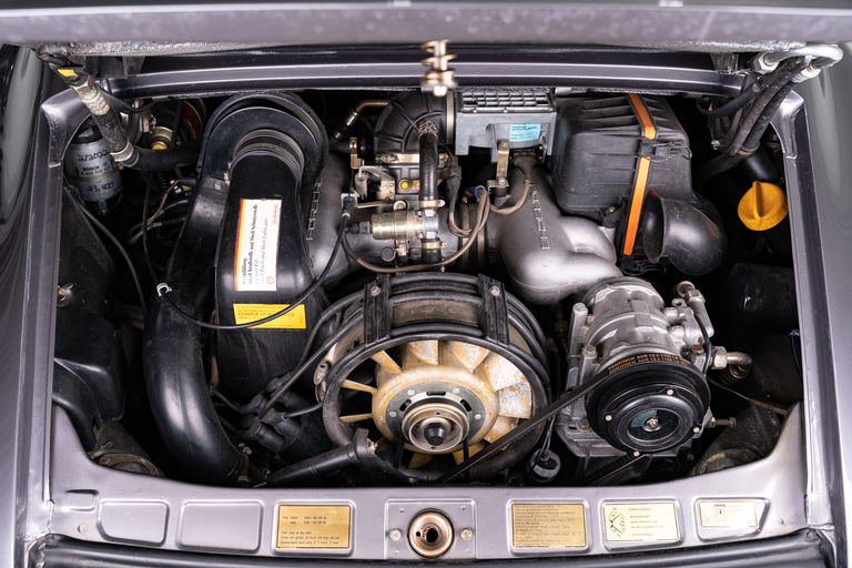 Porsche 911 Carrera 3.2 (US)