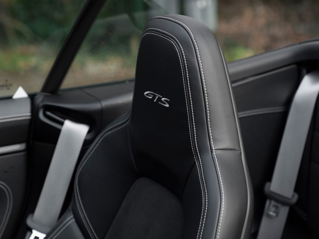 Porsche 992 Carrera GTS