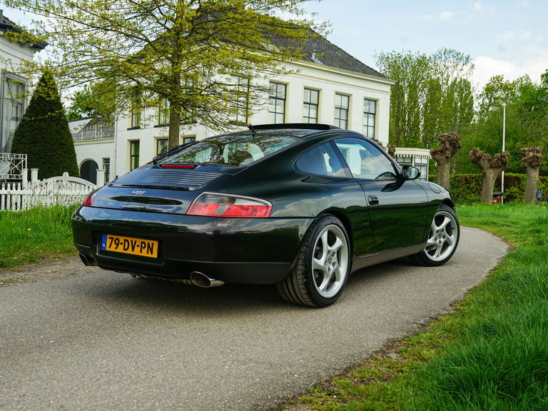 Porsche 996 Carrera 4 Millennium Edition