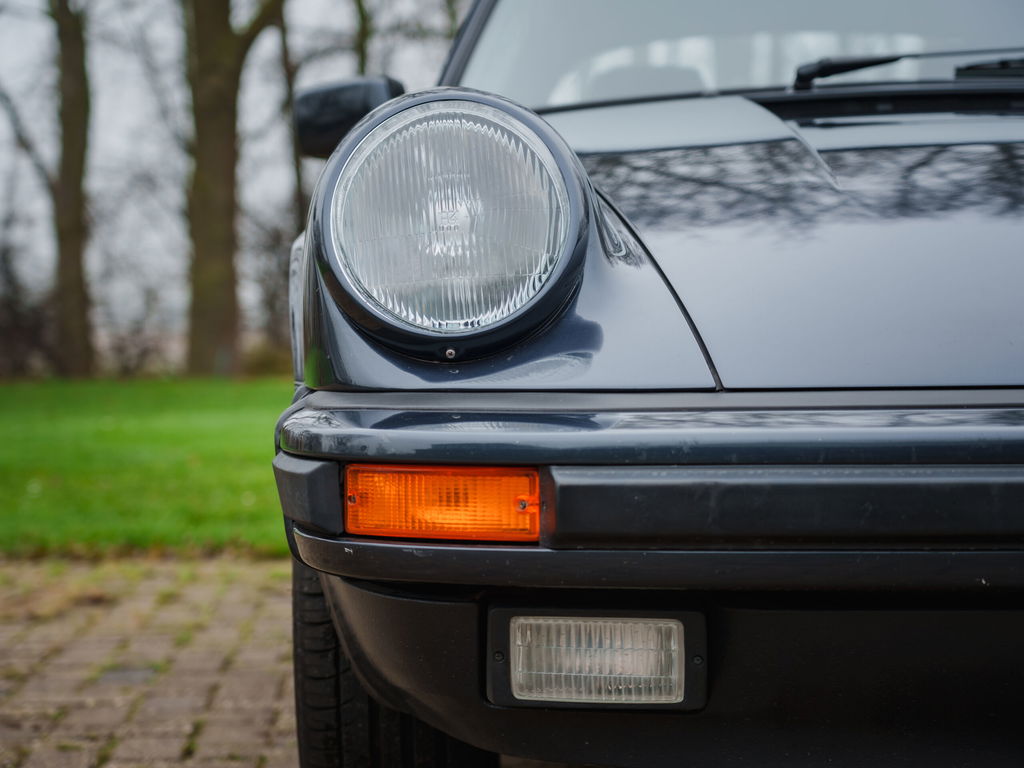 Porsche 911 Carrera 3.2 (US)