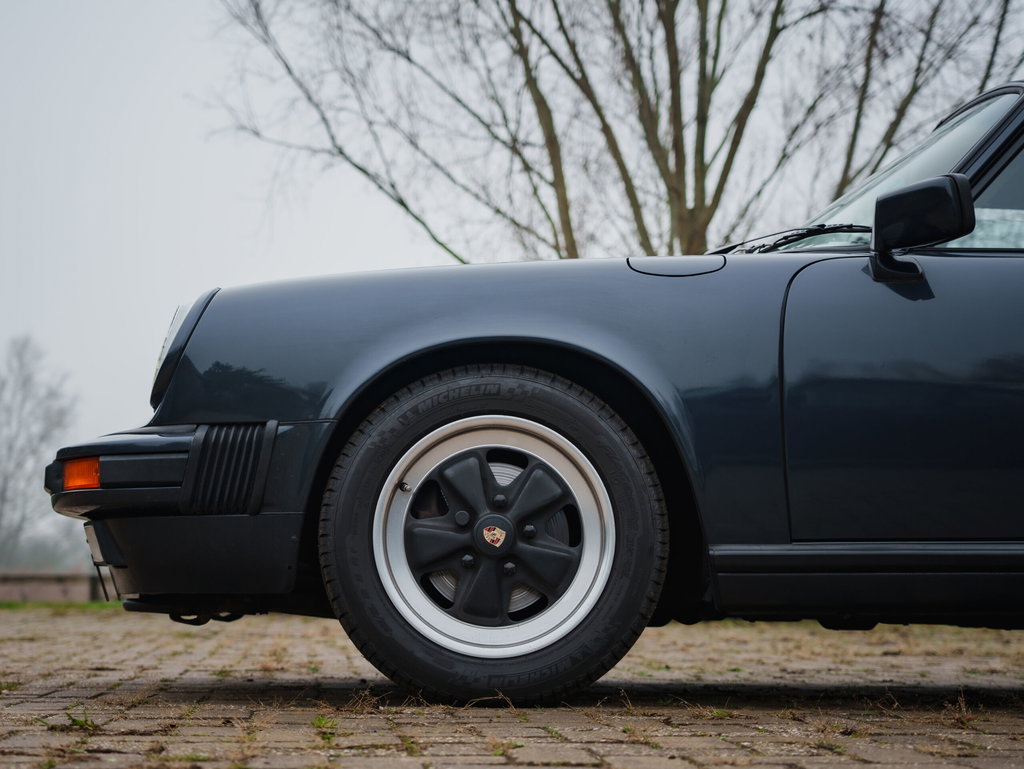 Porsche 911 Carrera 3.2 (US)