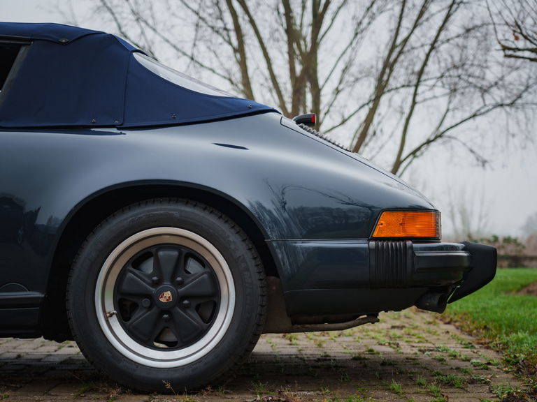 Porsche 911 Carrera 3.2 (US)