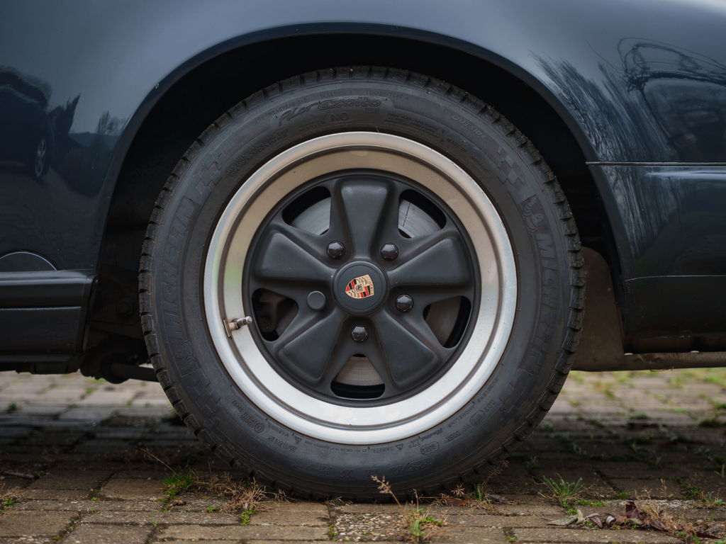 Porsche 911 Carrera 3.2 (US)