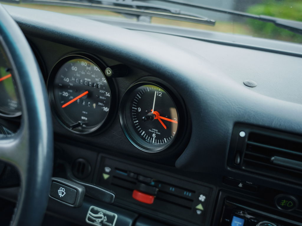 Porsche 911 Carrera 3.2 (US)