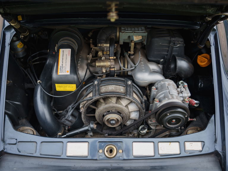 Porsche 911 Carrera 3.2 (US)