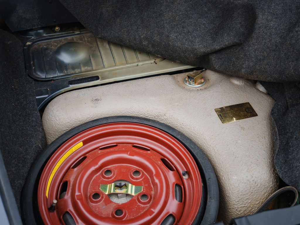 Porsche 911 Carrera 3.2 (US)