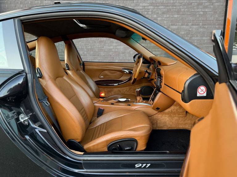 Porsche 996 Carrera 4 Millennium Edition