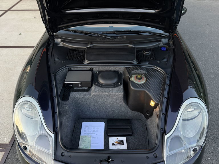 Porsche 996 Carrera 4 Millennium Edition