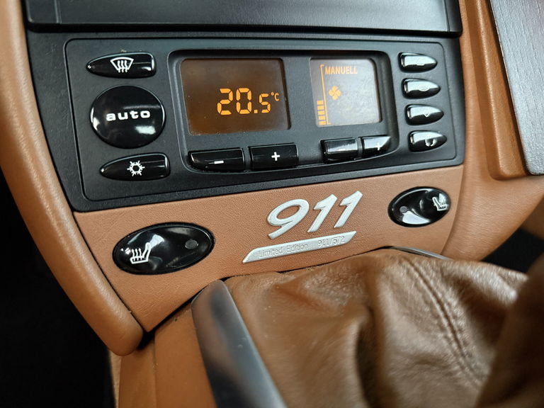 Porsche 996 Carrera 4 Millennium Edition