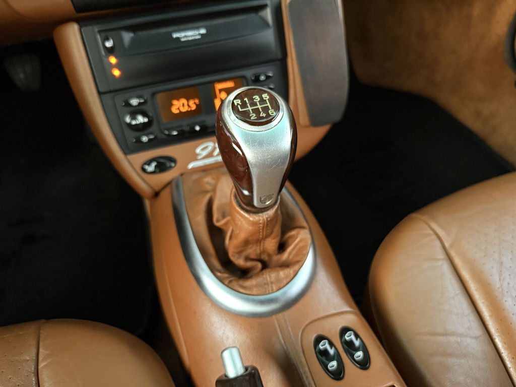 Porsche 996 Carrera 4 Millennium Edition