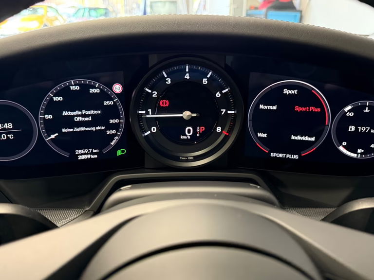 Porsche 992 Carrera 4