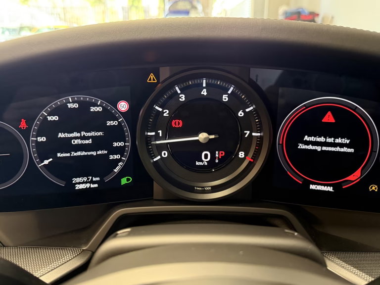 Porsche 992 Carrera 4
