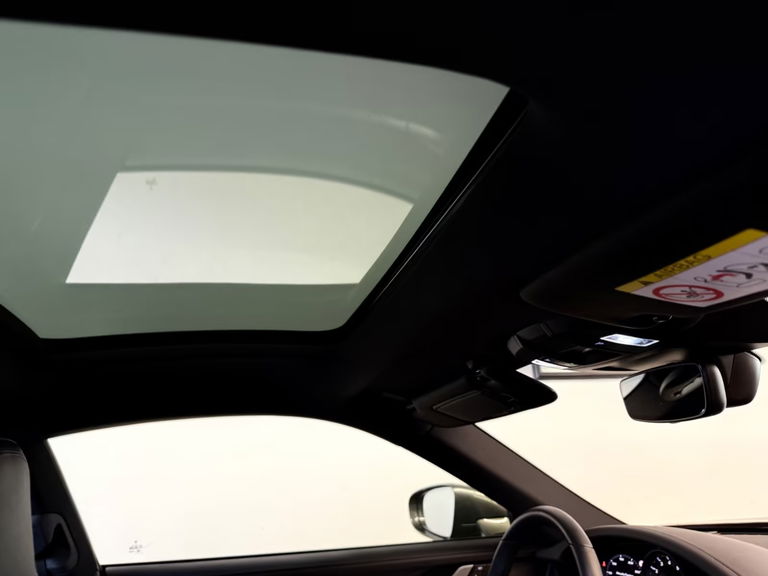 Porsche 992 Carrera 4