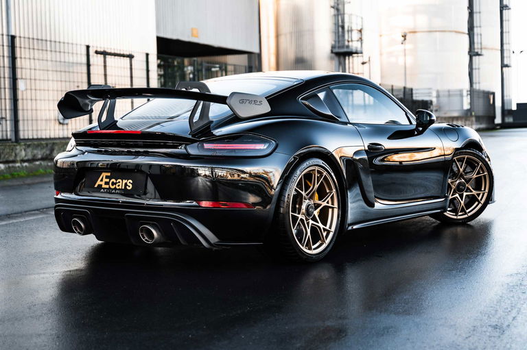 Porsche 718 Cayman GT4 RS