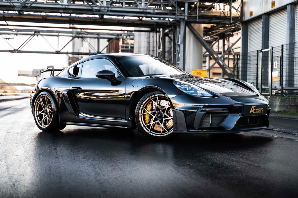 Porsche 718 Cayman GT4 RS