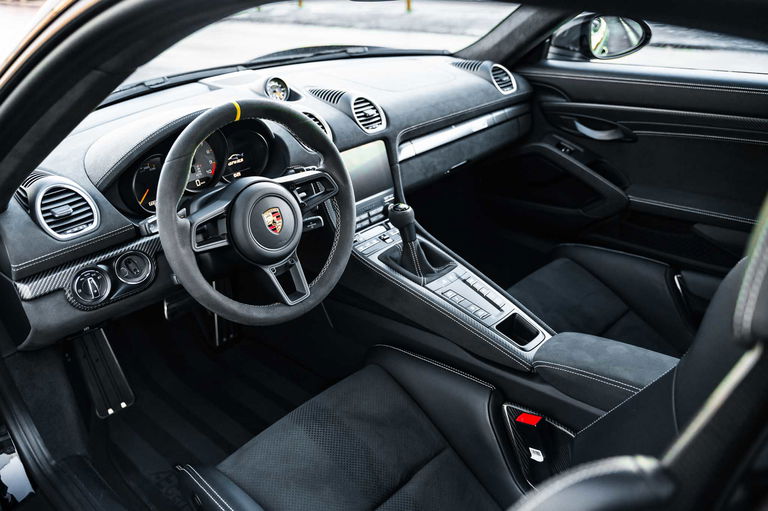 Porsche 718 Cayman GT4 RS