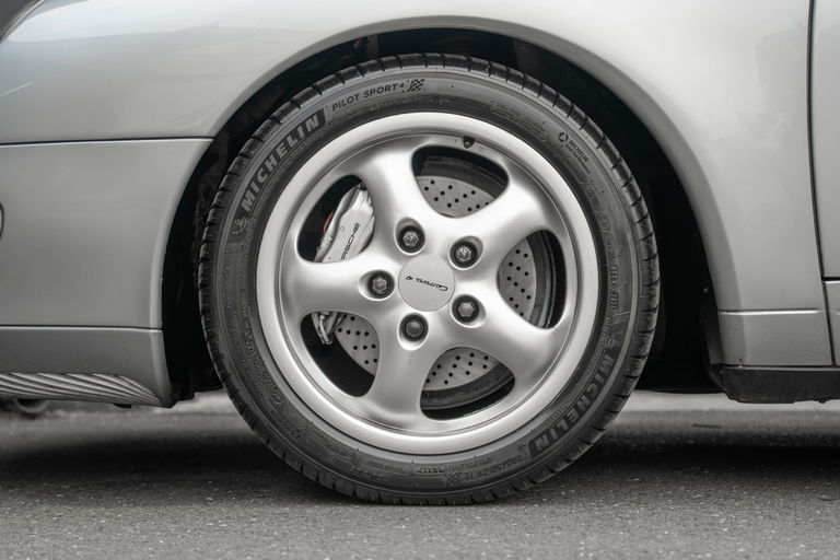 Porsche 993 Carrera 4
