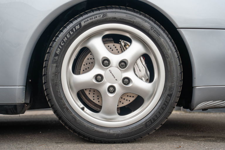 Porsche 993 Carrera 4