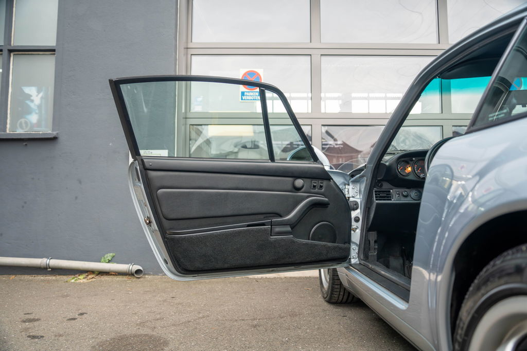 Porsche 993 Carrera 4