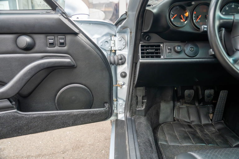 Porsche 993 Carrera 4