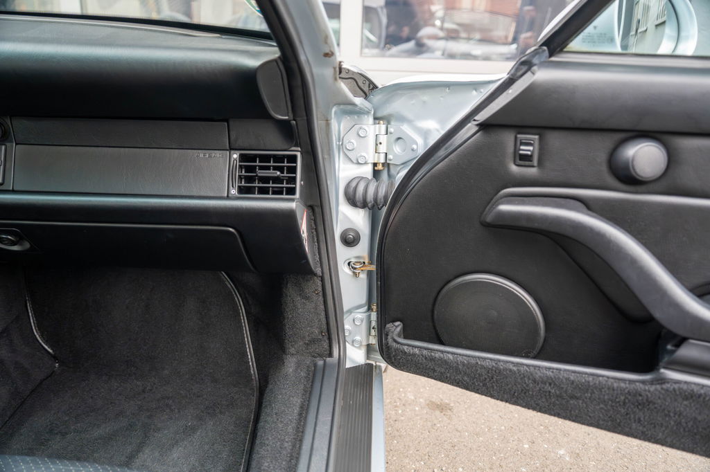 Porsche 993 Carrera 4