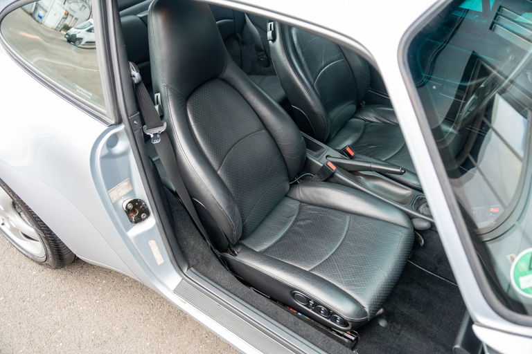 Porsche 993 Carrera 4