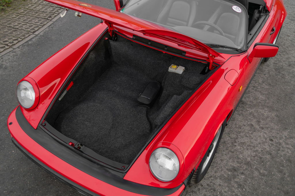 Porsche 911 Carrera 3.2 Speedster