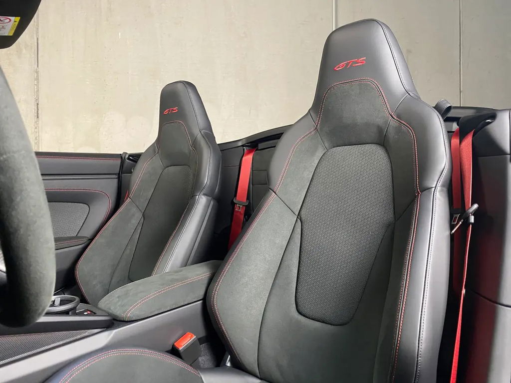 Porsche 992.2 Carrera GTS