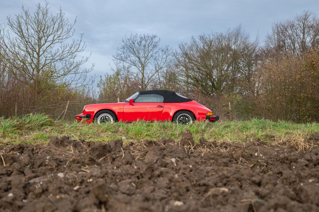 Porsche 911 Carrera 3.2 Speedster