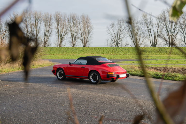 Porsche 911 Carrera 3.2 Speedster