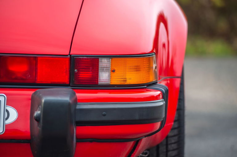 Porsche 911 Carrera 3.2 Speedster