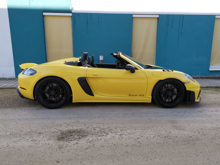 Porsche 718 Spyder RS