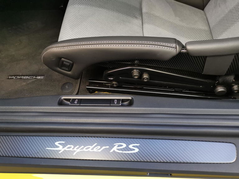 Porsche 718 Spyder RS