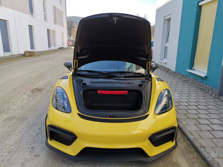 Porsche 718 Spyder RS