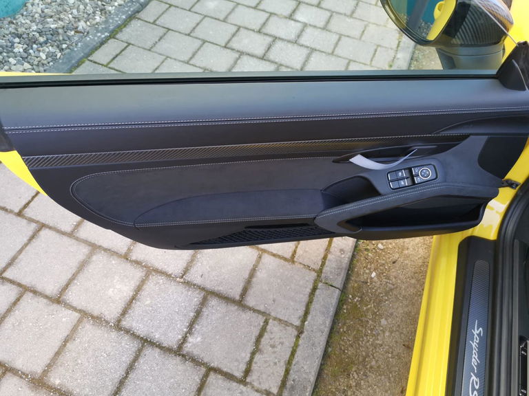 Porsche 718 Spyder RS