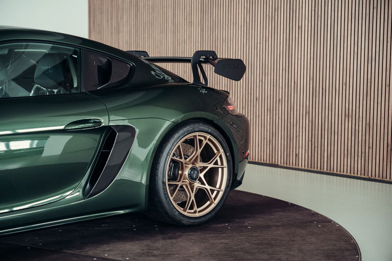 Porsche 718 Cayman GT4 RS