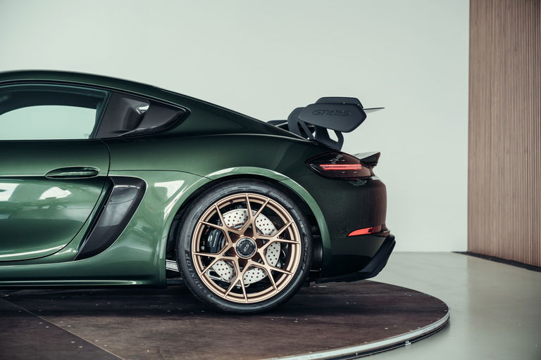 Porsche 718 Cayman GT4 RS