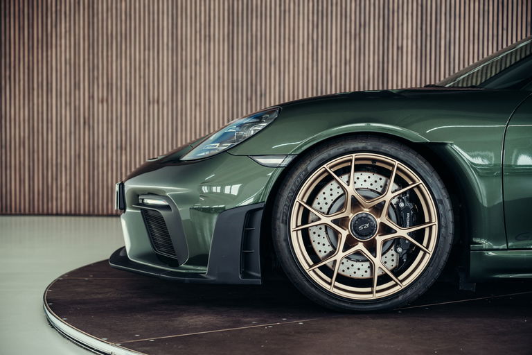 Porsche 718 Cayman GT4 RS