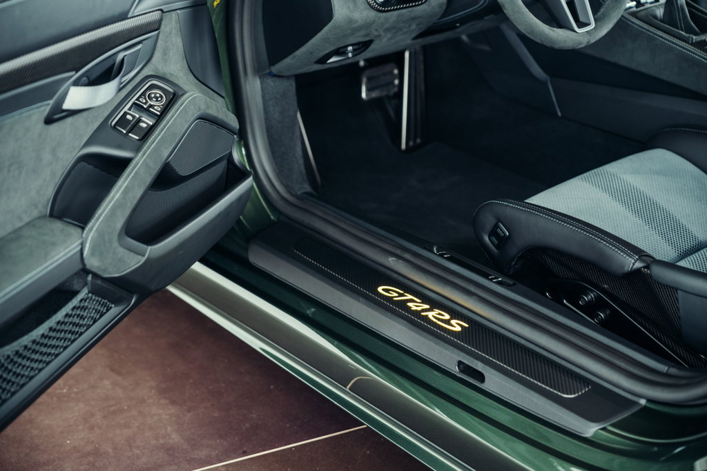Porsche 718 Cayman GT4 RS
