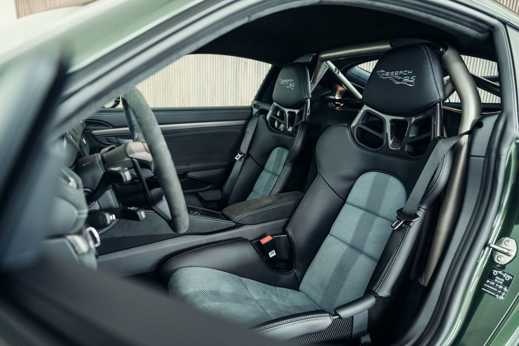 Porsche 718 Cayman GT4 RS