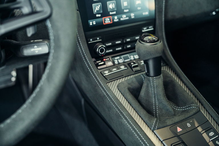 Porsche 718 Cayman GT4 RS