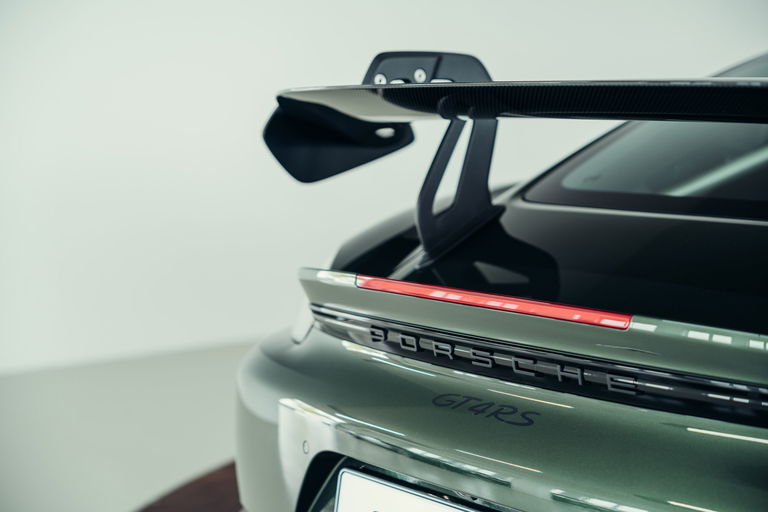 Porsche 718 Cayman GT4 RS