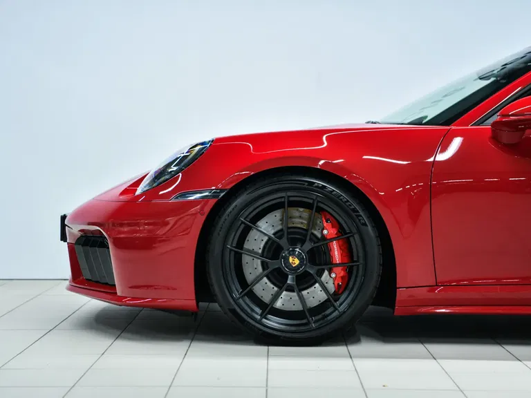 Porsche 992.2 Carrera 4 GTS