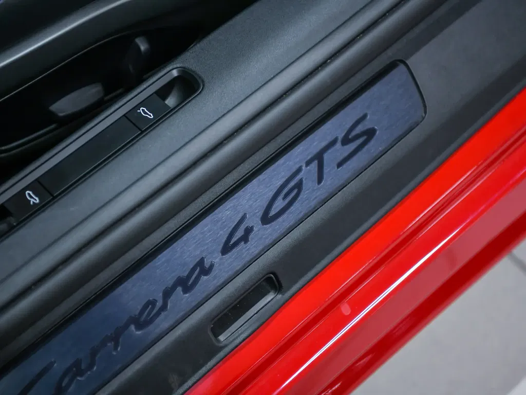 Porsche 992.2 Carrera 4 GTS