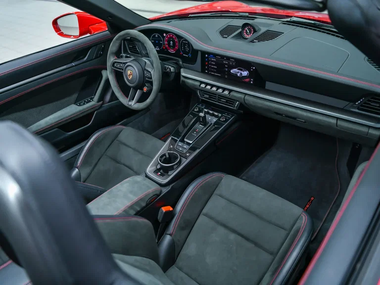 Porsche 992.2 Carrera 4 GTS