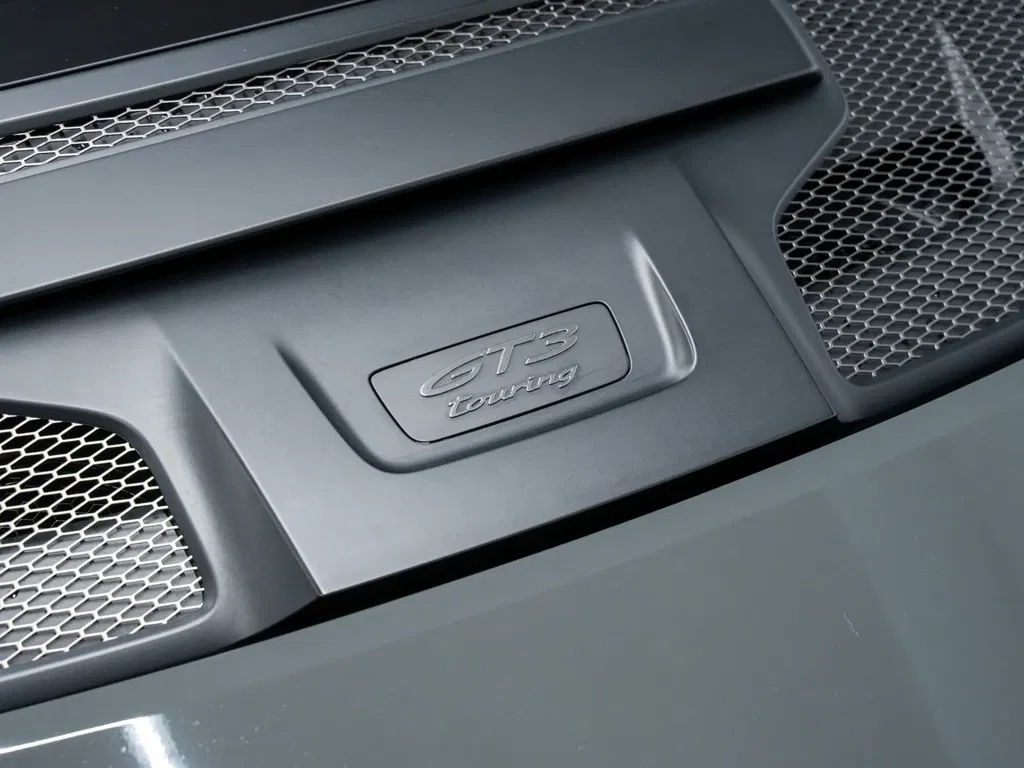 Porsche 992 GT3 Touring