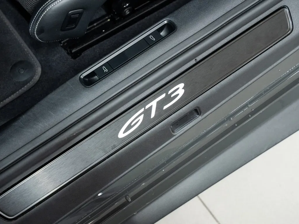 Porsche 992 GT3 Touring